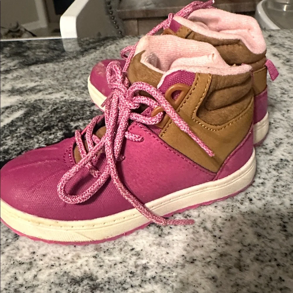 OshKosh B'gosh Pinkish Purple and Tan Boots Toddler Girl Size 9‎